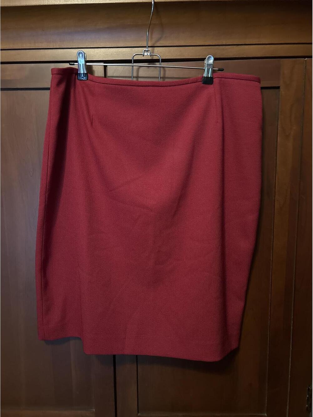 Tahari rose colored skit size 16